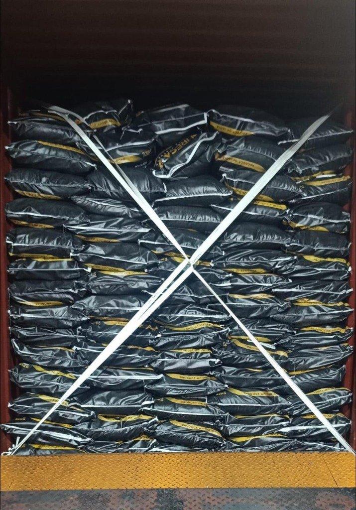 Export Container Loaded with 25kg Activated Carbon Bags Strapped